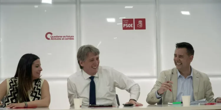 El PSOE  se lanza a luchar contra Vox por el voto joven