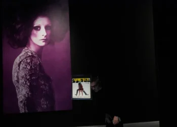 “Esto es teatro”: una exposición en el Museo Moderno sobre la escena positivo argentina