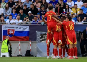 España resuelve ‘in extremis’ su inicio del Europeo