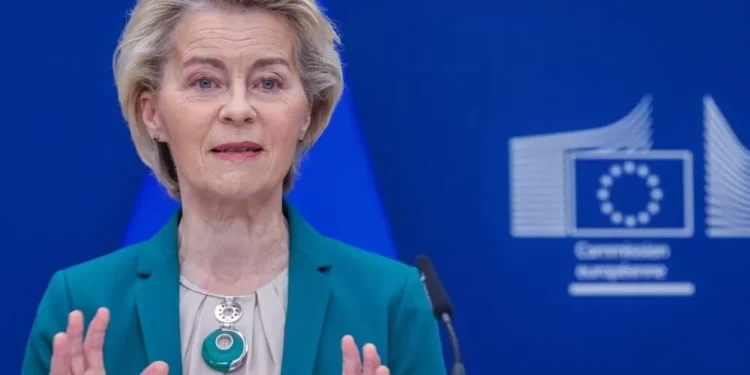 La UE aplaza las contramedidas a los aranceles de Trump