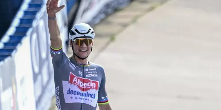 Mathieu van der Poel se apunta la ‘volata’ de la etapa 2