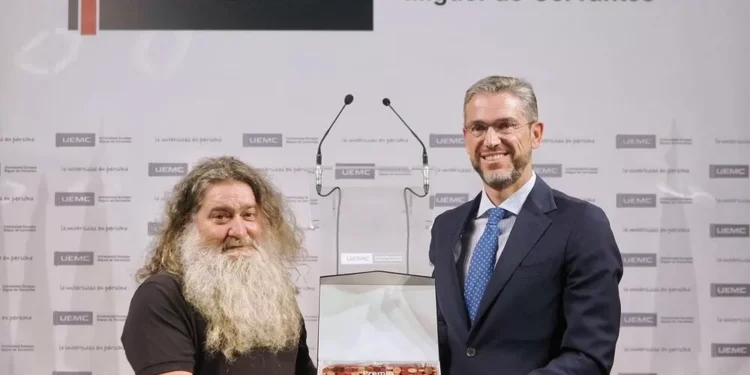 El Premio Fundación UEMC reconoce al viticultor Raúl Pérez