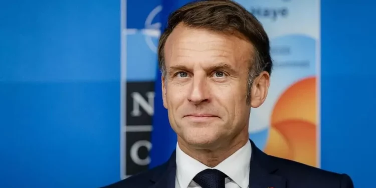 Macron mantiene una llamada de más de dos horas con Putin