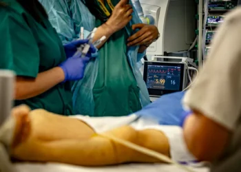 Sanidad retiene a 223 residentes con su plan de fidelización