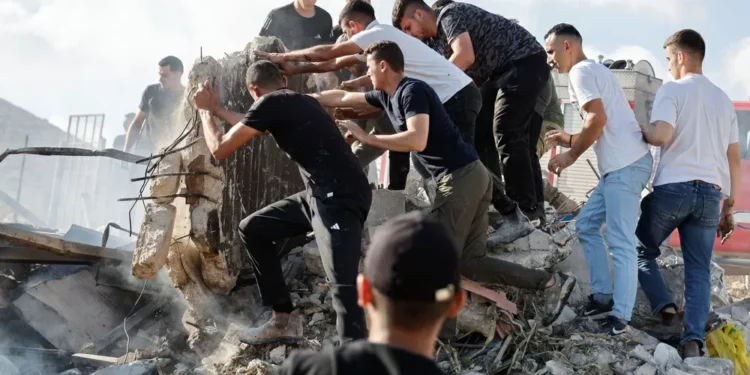 Exoficiales israelíes piden a Trump el fin de la guerra en lazada