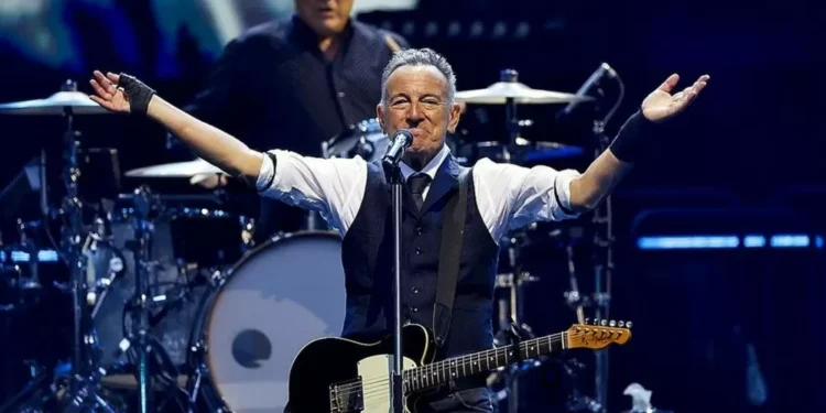 Springsteen sorprende con un tema inédito