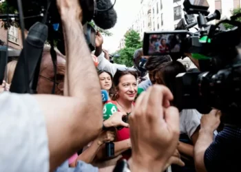 La Fiscalía de Madrid pide averiguar a Leire Díez por soborno