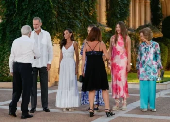 Leonor y Sofía debutan en la recepción de Marivent