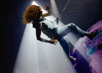 Fuerza Bruta presenta el regreso de “AVEN”: el show más feliz del planeta vuelve recargado en septiembre