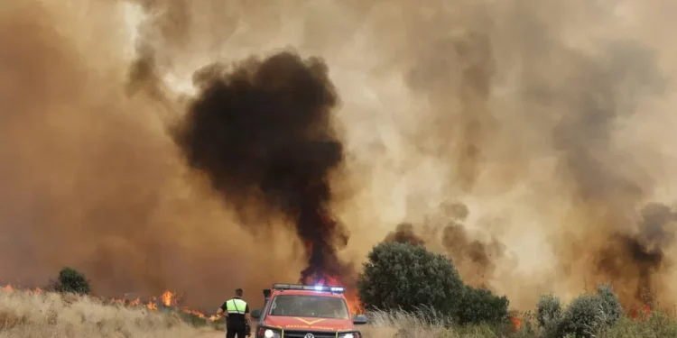 El fuego deja a 4 personas en estado crítico por quemaduras