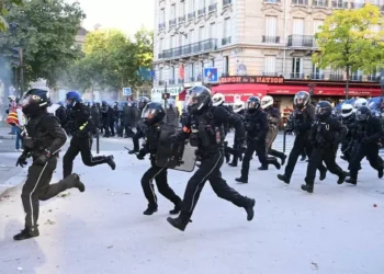 Más de 300 detenidos en la jornada de huelga en Francia