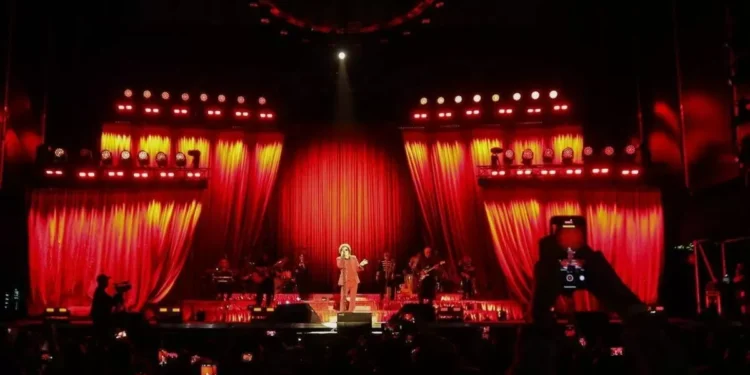 Bunbury sacudió Ferro con un show que viajó por toda su sucesos solista