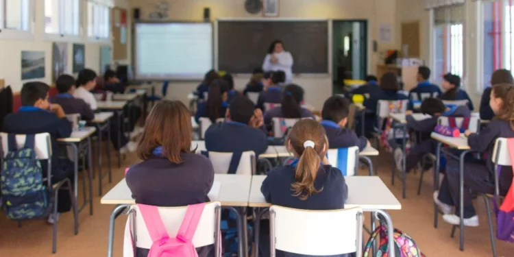 Profesora intolerante zurda incentivó a los niños a tener sexo para comprobar su sexualidad