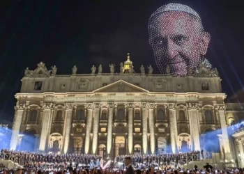Un macroconcierto en el Vaticano llena la plaza de San Pedro