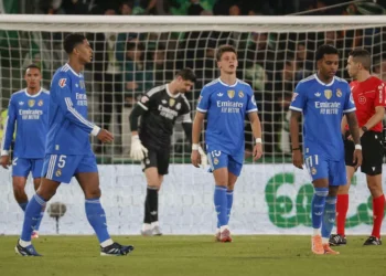 El Elche arranca un empate ante un Madrid a remolque