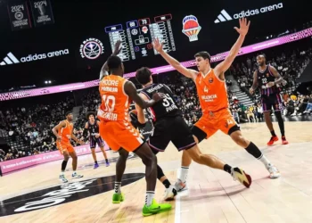 El Valencia Basket muere en la orilla en París