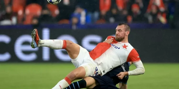 La falta de puntería deja helado al Athletic en Praga