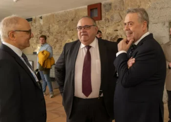 Vázquez valora la «satelitalización» de la radioterapia en CyL