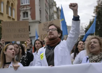 Sindicatos médicos acusan a Sanidad de “dinamitar” el diálogo