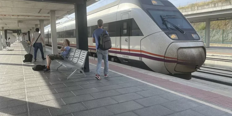 La Junta “seguirá manteniendo” la bonificación de los Avant