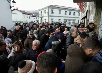 Villamanín arranca divida la reunión sobre los 10 décimos