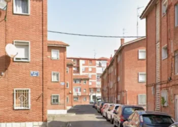 Herido tras una colisión entre un turismo y una motocicleta