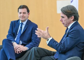 Aznar avisa que a los dirigentes de Vox no les interesa pactar