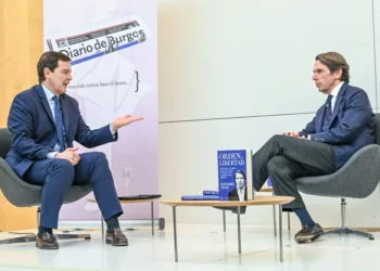 Mañueco y Aznar coinciden en reclamar un «gobierno fuerte»